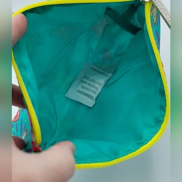 Clinique Glowy Skin 8 Piece Set With Cosmetic Case NEW #679 GIFT WITH PURCHASE - Picture 10 of 10